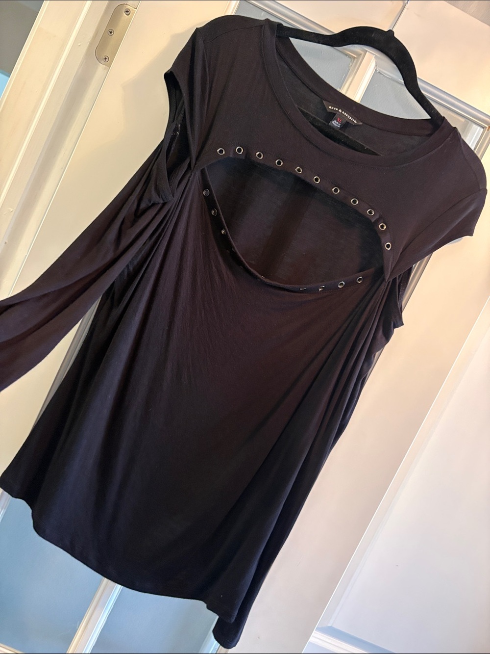 Rock & Republic Black Long-Sleeve Cold-Shoulder Top with Grommet Cutout